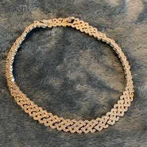 Elegant silver Swarovski crystal necklace